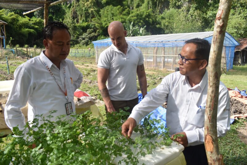 Producción de alimentos en Laos en lugares alejados
