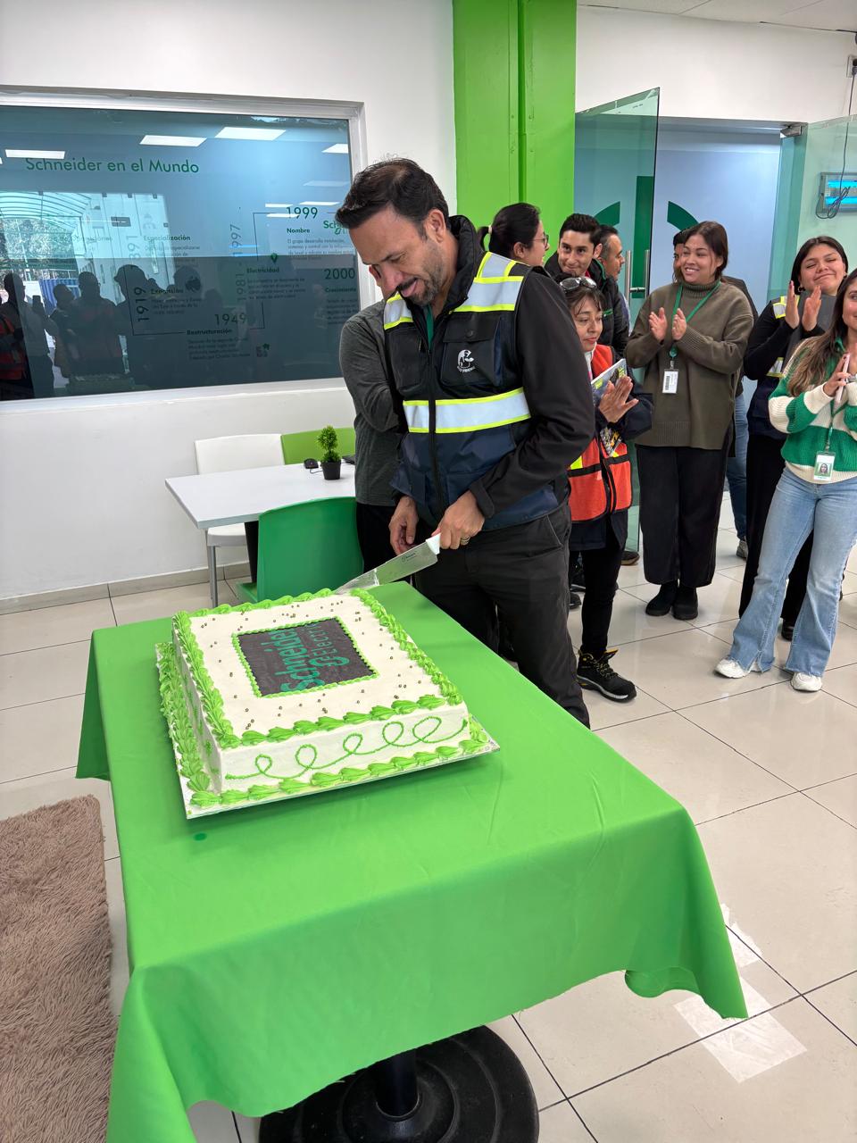 Director Schneider Electric